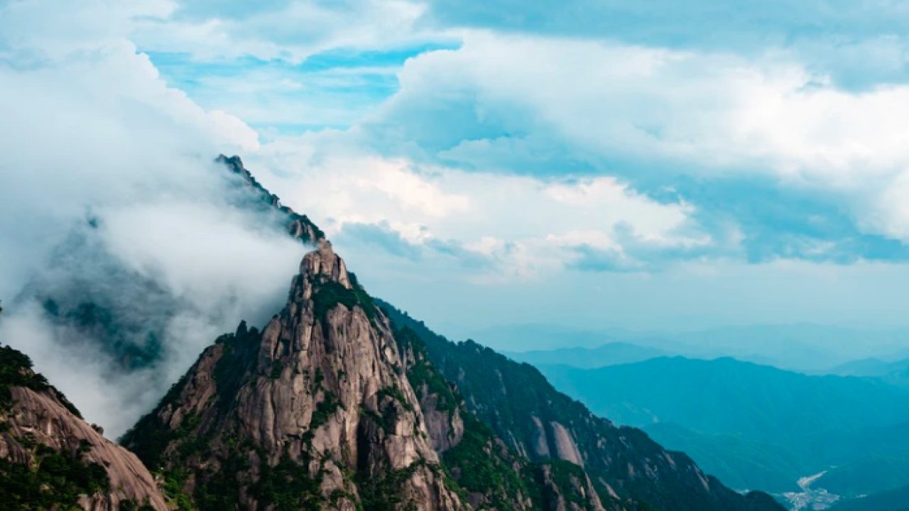 Çin’de Yer Alan Ölümsüzlük Dağı