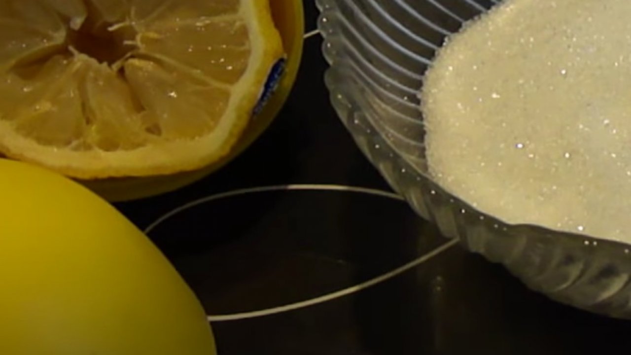 Evde el yapımı nemlendirici vücut peelingi tarifi