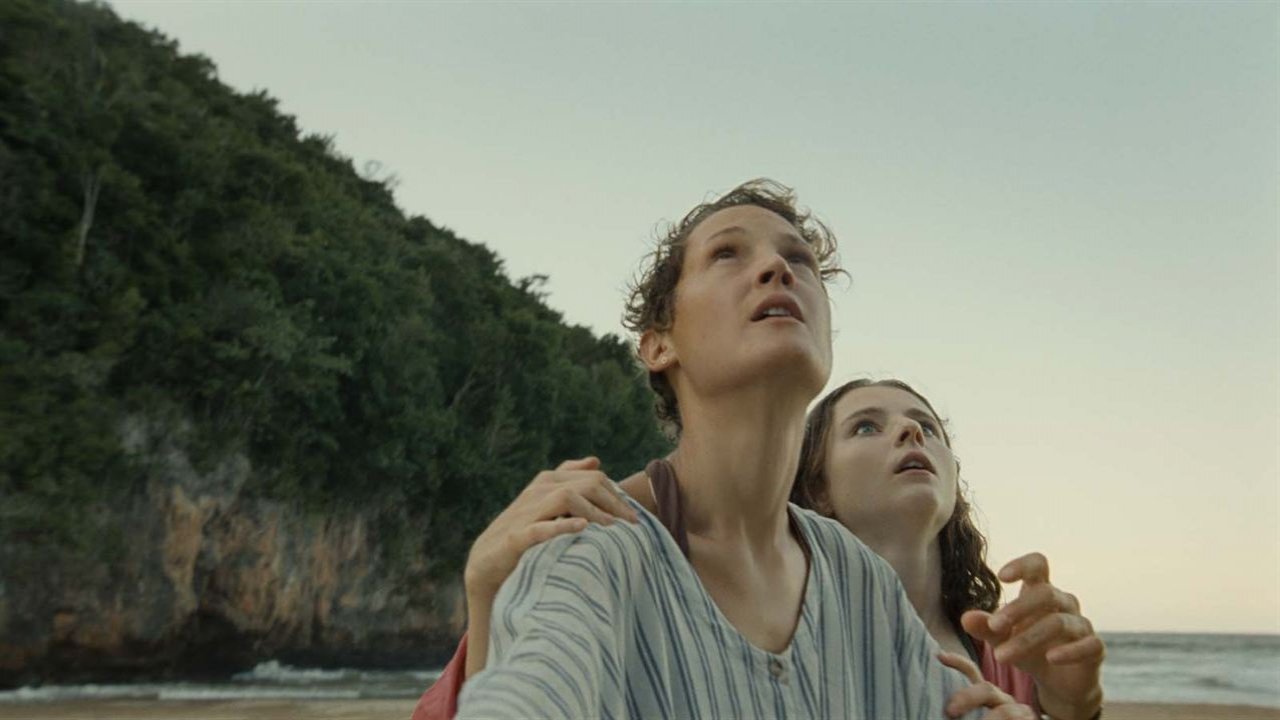 Zamanda Tutsak Film Konusu