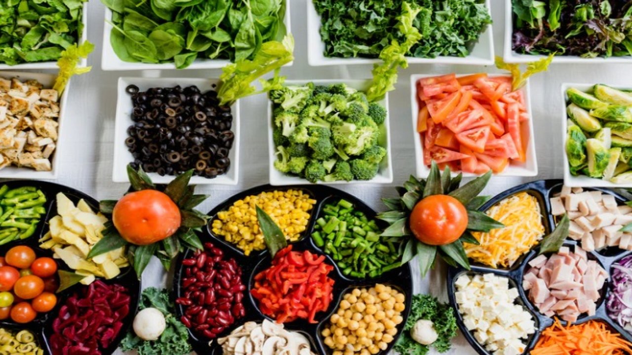 Yazın Nasıl Beslenmeli ve Nelere Dikkat Etmeliyiz?